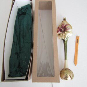 Vintage Smith Hawken Blown Glass Large  White  Amaryllis Christmas Orn. Flower